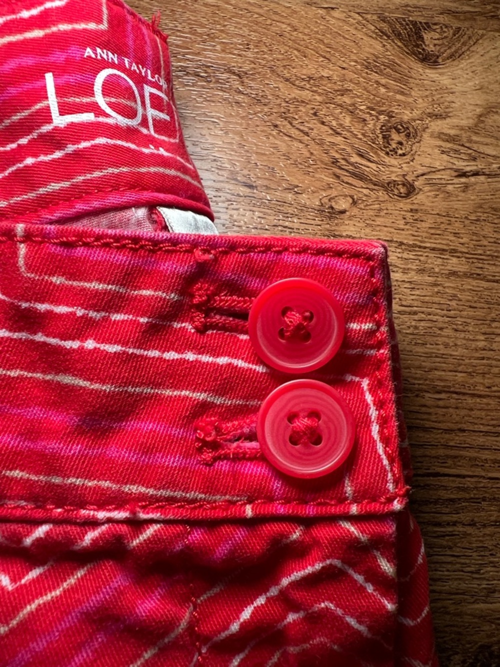 LOFT Red Chevron Print Shorts Womens Size 14 Ann Taylor Summer Casual - Picture 9 of 10